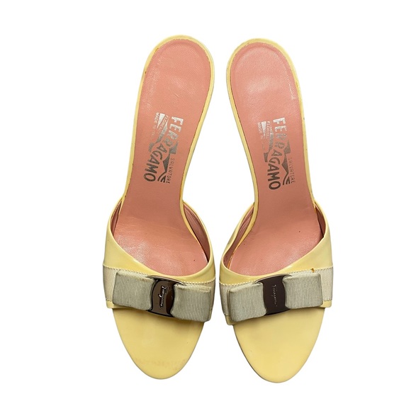Salvatore Ferragamo Shoes - Salvatore Ferragamo Soft yellow Glory/Vara Sandals size 9